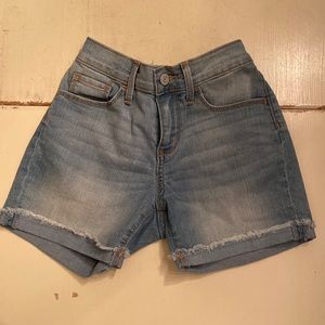 Girls Old Navy Jean Shorts! Size 10.